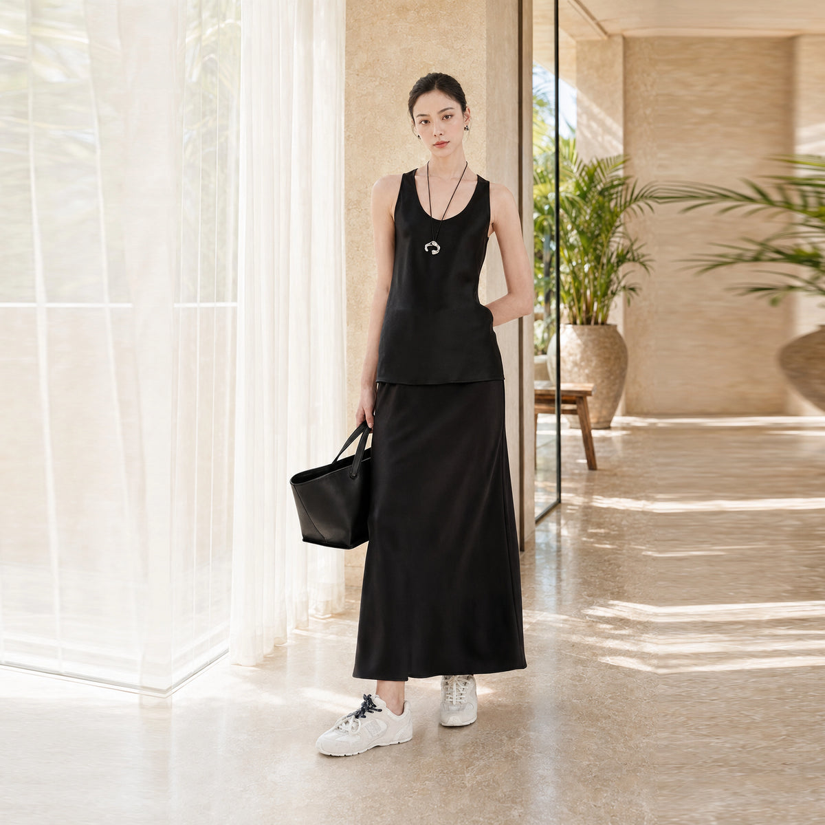 Minimalistisches Seiden-Rock-Set mit Rundhalsausschnitt für Resort-Abende | SBH-007